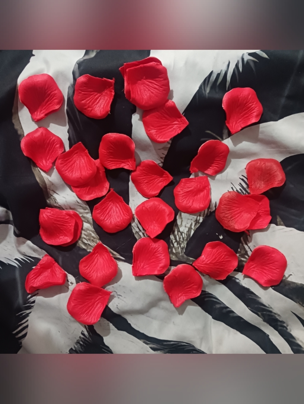 Bundle Of artificial red rose petals